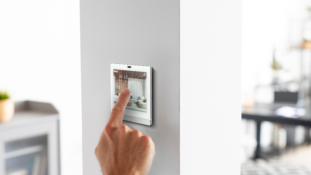 CAPACITIVE TOUCH SCREEN